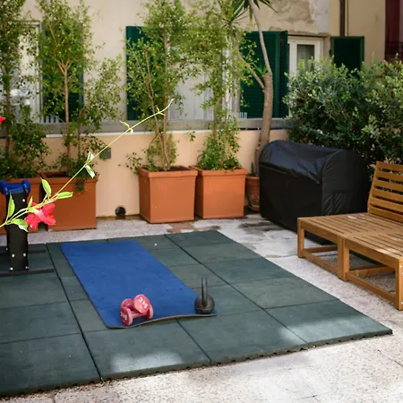 Petit Bijou Near Porto Antico Apartment *